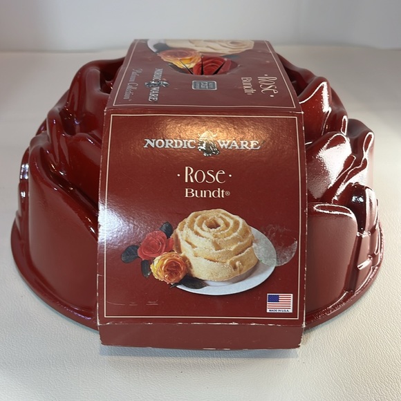 Nordic Ware Rose Bundt Pan Red NEW Platinum Collection Bakeware Cast Aluminum - Picture 3 of 10